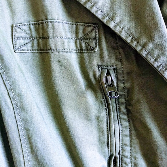 Utility jacket/vest with stud trim ⭐️ - Picture 5 of 8